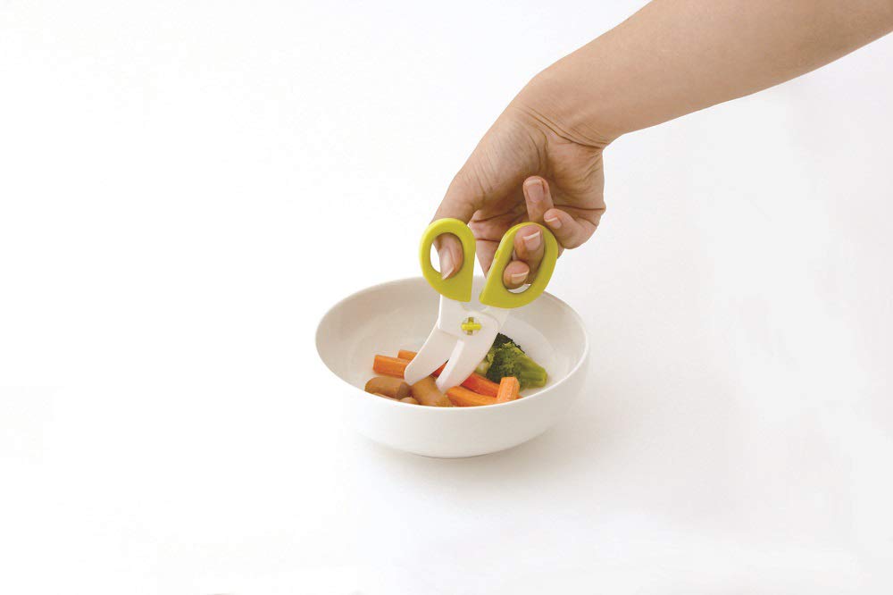 Skater Kitchen Scissors Baby Food Food Cutter I'm Doraemon Sanrio BFC1-A