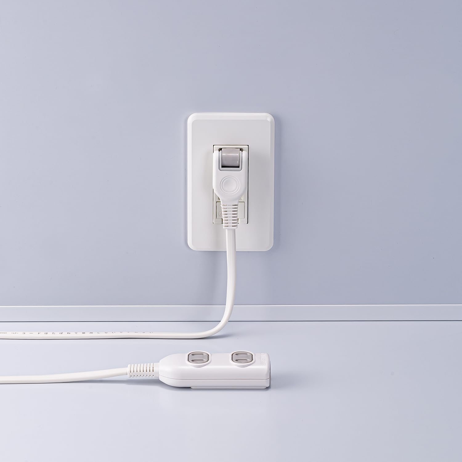 ELPA Extension Cord 1m 3 Ports Power Tap Slim Tracking Prevention Plug 180 Degree Swing Plug White LPT-301N(W)