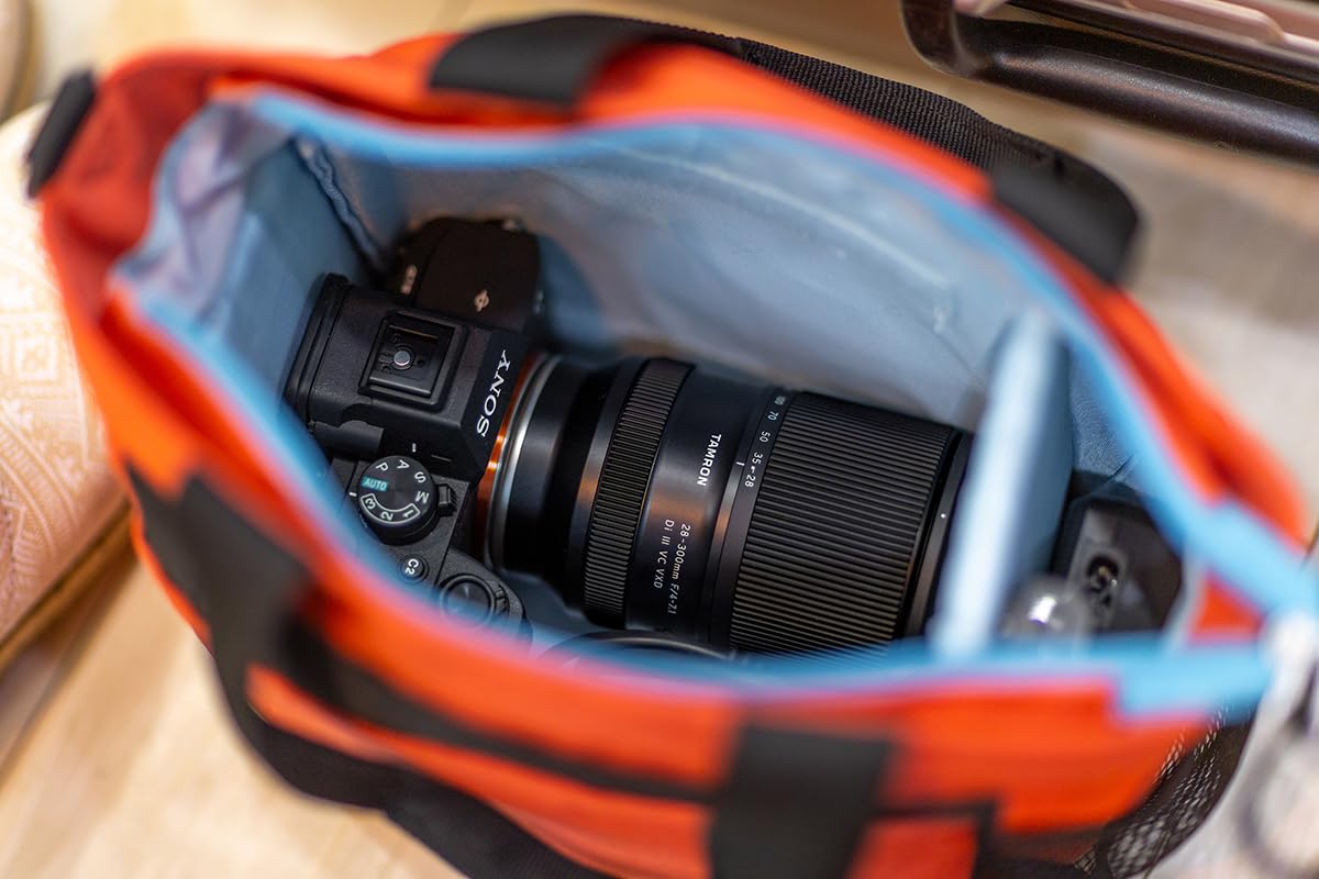 Ống kính zoom Tamron 28-300mm F/4-7.1 Di III VC VXD 10.7x cho Sony E mount A074S
