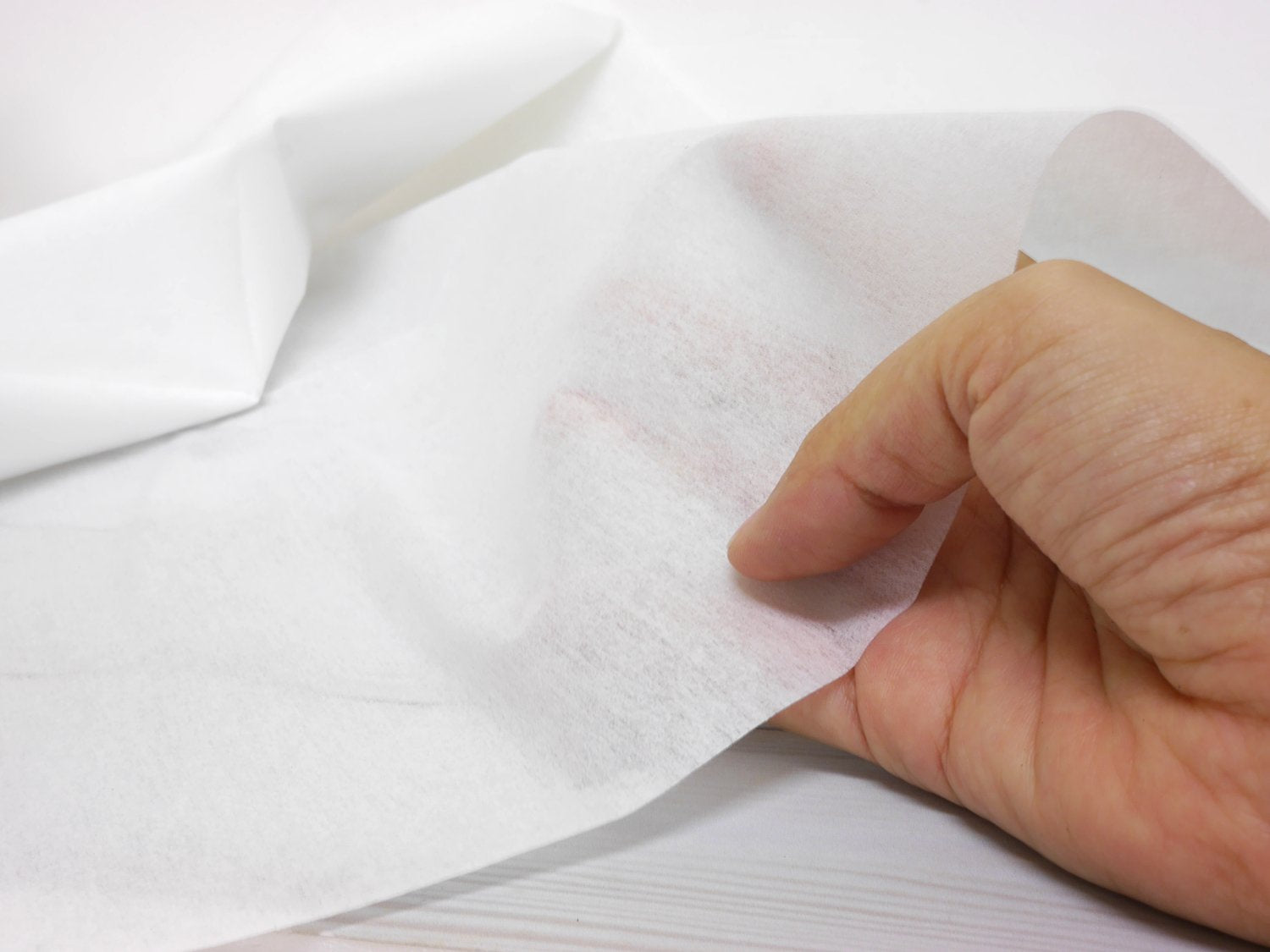 NASKA Adhesive Interfacing, Non-woven Fabric Type, Single Side Adhesion, Thick Fabric, 100cm Width x 200cm, White NK003