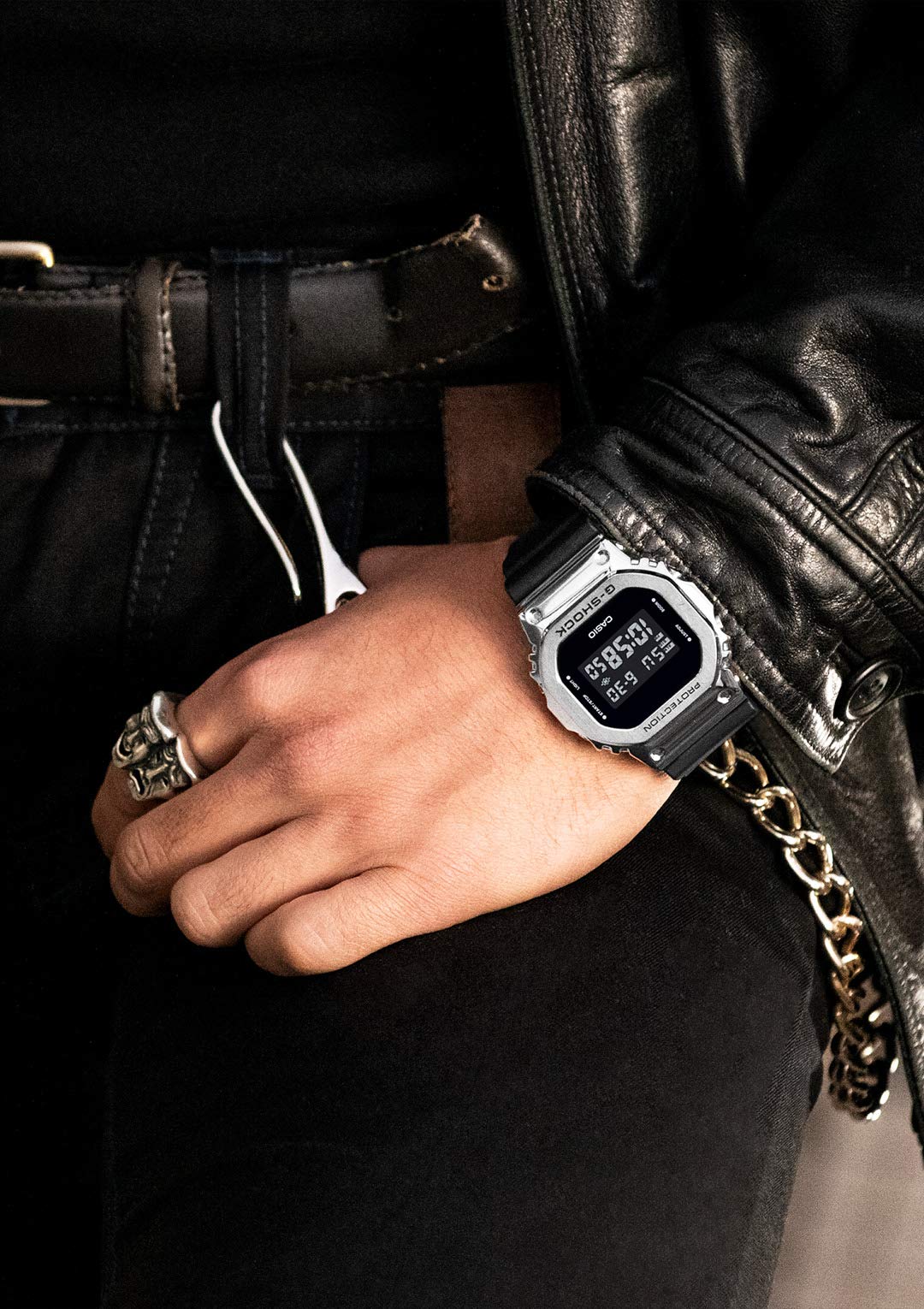 [Casio] G-Shock Watch [Domestic Genuine Product] Metal Covered GM-5600U-1JF Men's Black
