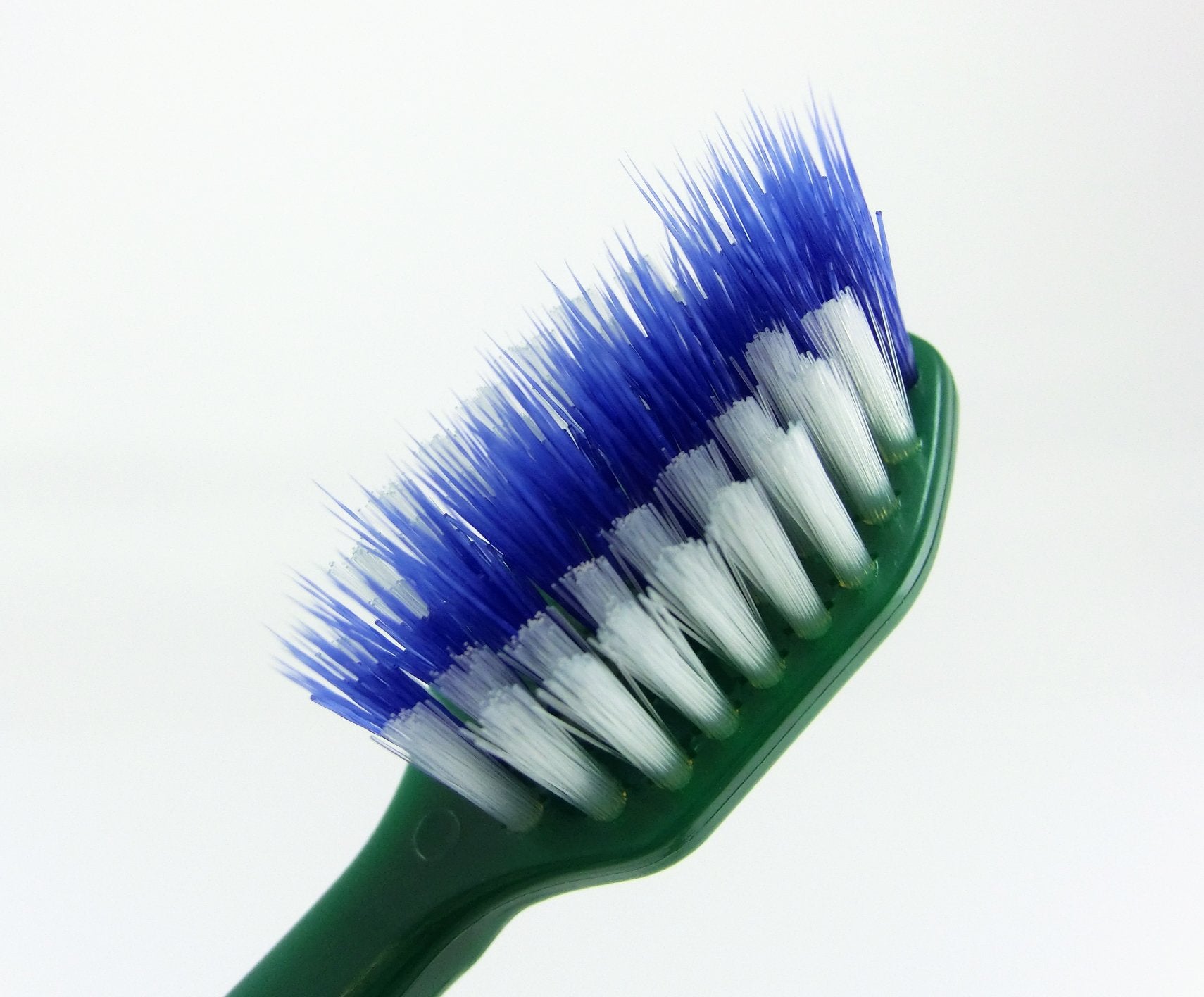 Fresh leaf (shoyo) Brush that fits between teeth Toothbrush Regular head Normal 1 piece To prevent alveolar pyorrhea (※Color cannot be selected)
