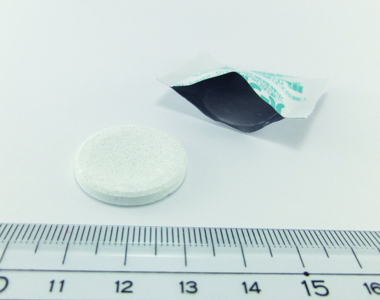 Kobayashi Pharmaceutical's Partial Dent Deodorant Cleaning Partial Denture Cleaner Mint Scent 108 Tablets