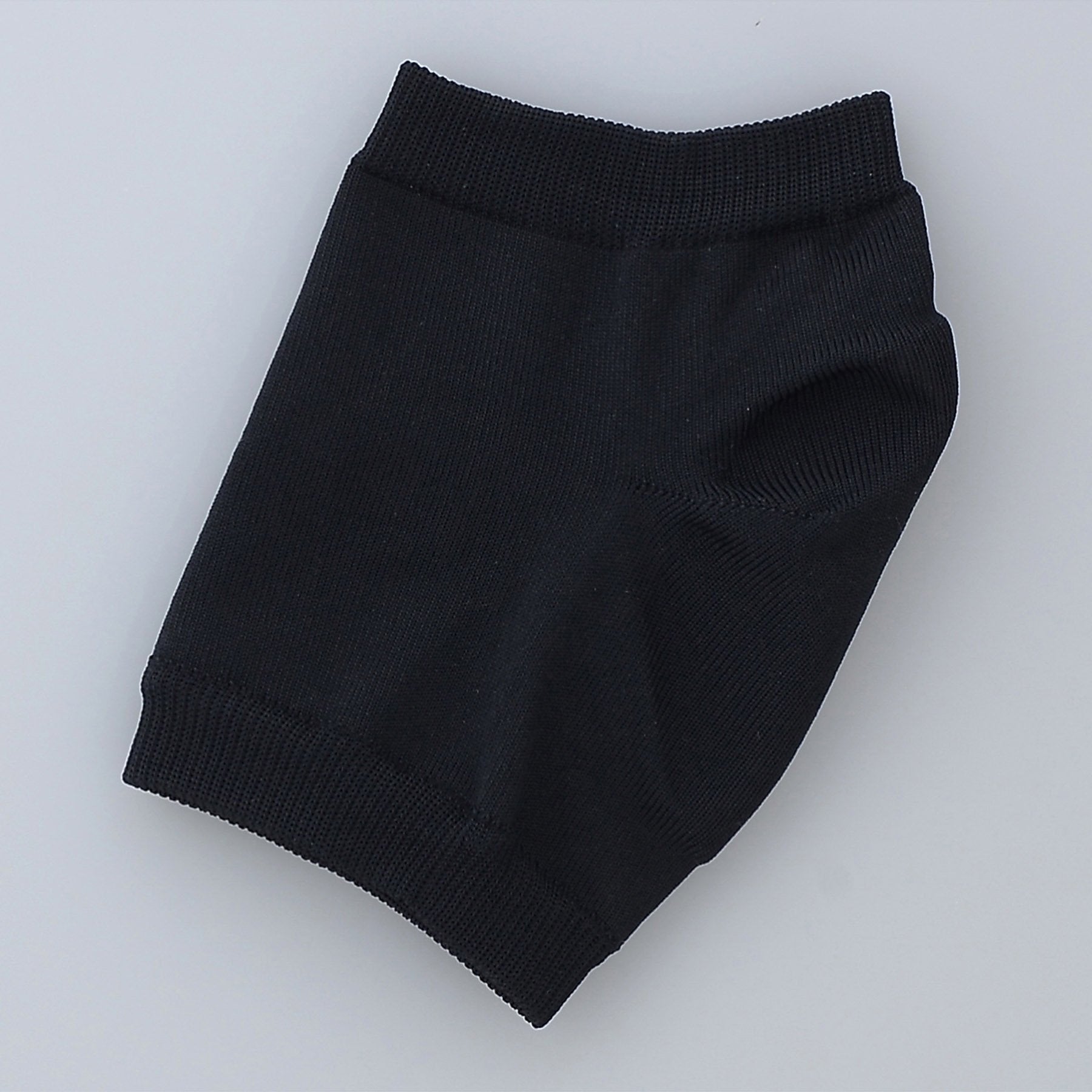 Leg-on slip-on heel care short black